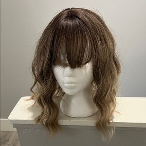 Stylish Brown Ombre Wavy Wig with Bangs - Classic Look